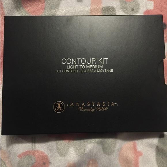 Anastasia Beverly Hills Other - Anastasia Beverly Hill Kit